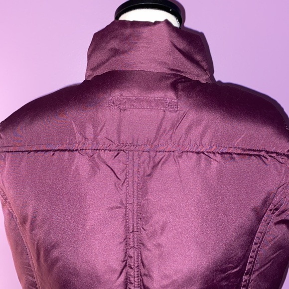 Polo Assn. Wine color puffer vest. New condition. Size large. - Picture 8 of 11